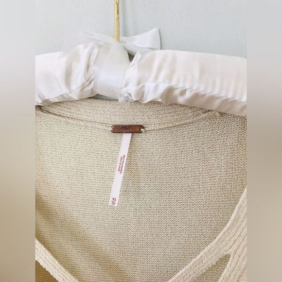 Free People Criss Cross Sweater in beige | size XS - Picture 8 of 8